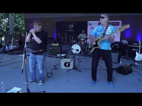 Mateo Blues Band - Diggin my potatoes