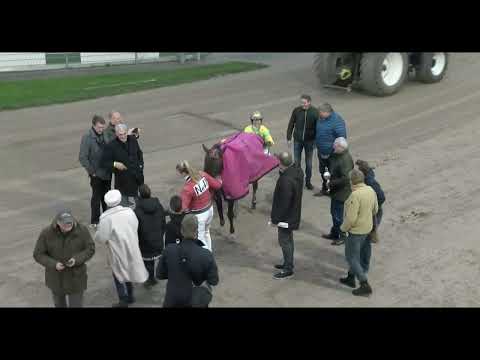 Meghan Flevo & Hiltje Tjalsma, tr. Bas Crebas, winnen op Alkmaar 19 nov. 2023