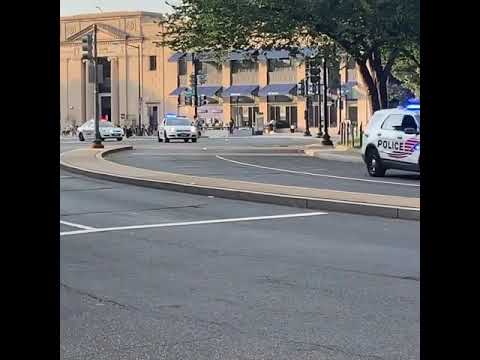 MPD Responding Code 1 In Downtown DC.