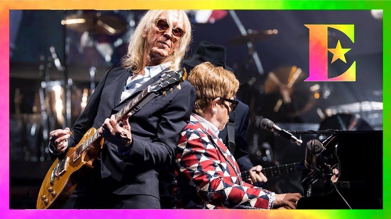 Elton John - Davey Johnstone's 3,000th Show - YouTube