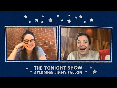 シェイリーン・ウッドリー、ジミーにFitspoにふさわしいハンドスタンド・チュートリアルを与える (Shailene Woodley Gives Jimmy a Fitspo-Worthy Handstand Tutorial)