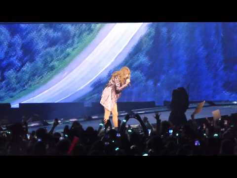 download lagu mp3 mp4 Taylor Swift Getaway Car Vimeo, download lagu Taylor Swift Getaway Car Vimeo gratis, unduh video klip Taylor Swift Getaway Car Vimeo