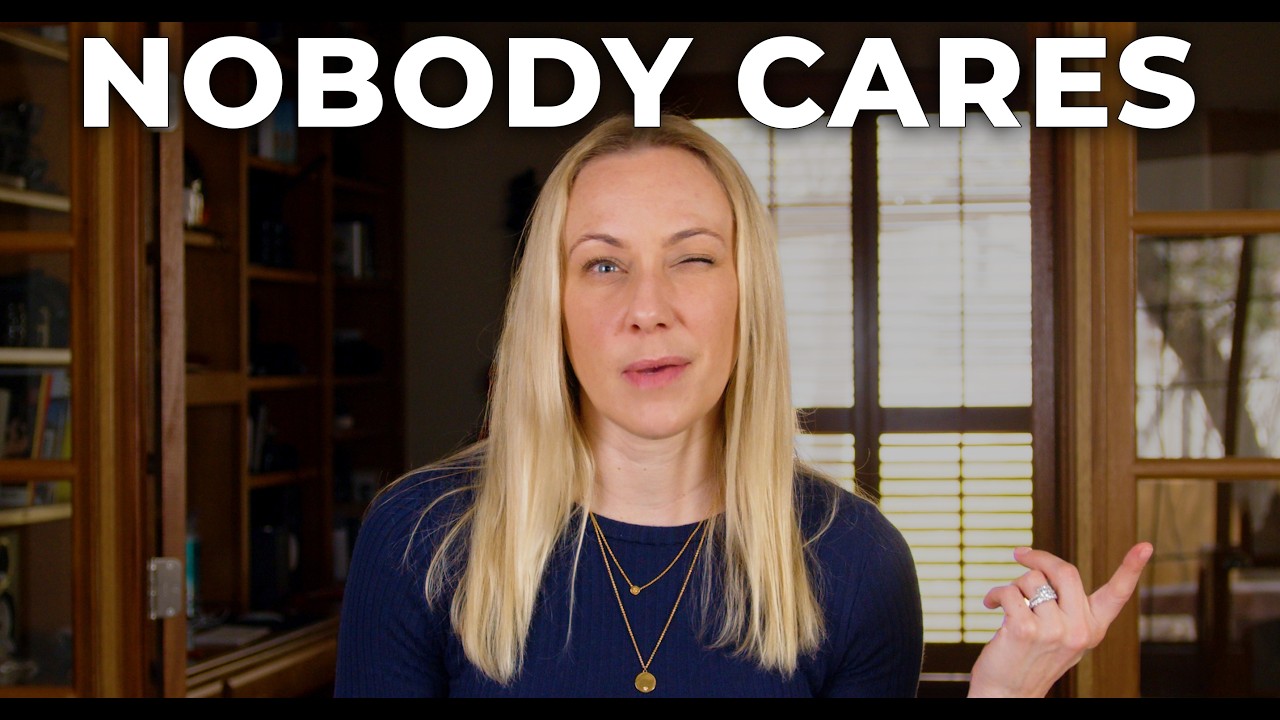 Why you hate BEING SEEN (the truth about Scopophobia)