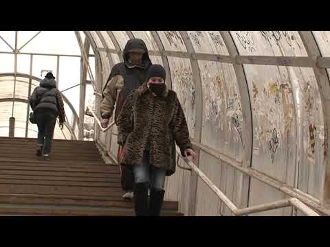 Куряне просят снести надземный переход у Центрального рынка