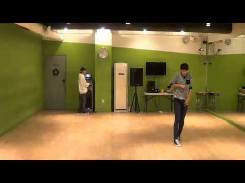 [CUT] Lee Seokmin solo stage. Dancing.