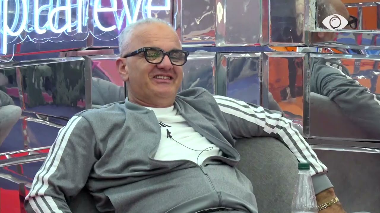 “Ngjan si mjelëse lope”/ Artani i drejtohet Juelës: Çfarë shijesh ke në veshje…