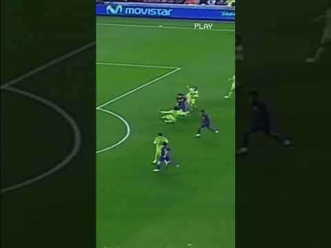 Leo Messi dribble the whole team😳