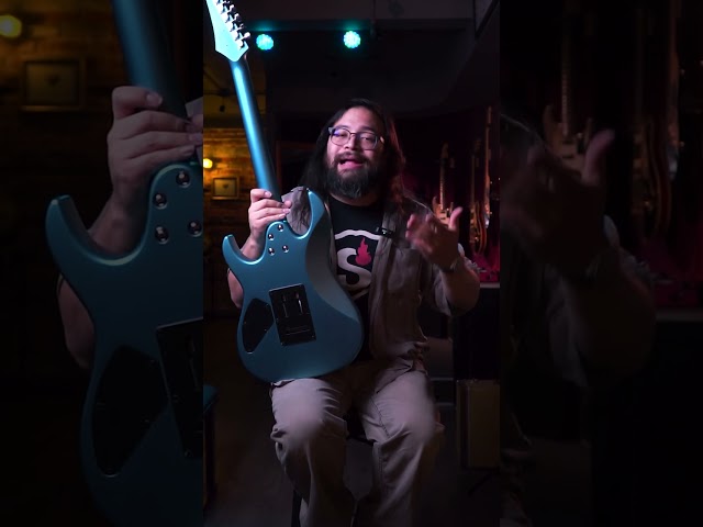 Vídeo relacionado con IBANEZ RG GIO Series, GRX, guitarra eléctrica en rojo vivo