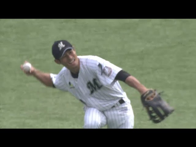 【3回表】勇気ある前進 マリーンズ・荻野貴が地面すれすれキャッチ!! 2015/9/26 M-H