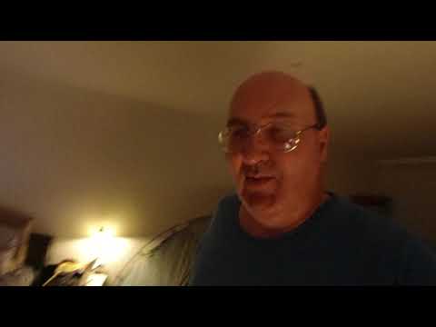 MongoTV_6456 - DRIKKER GLAS KOLD COLA LØRDAG MIDNAT OG SNAKKER