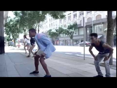 Dokonalá reklama na drink Evian - pure and natural Extracafe.cz