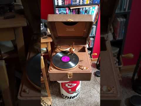 I Could Kiss You For That by Dolly Dawn(1942)