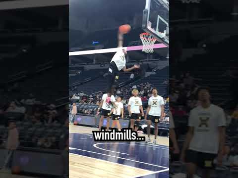 The Best Jelly Layup EVER?! (Treymane Parker)