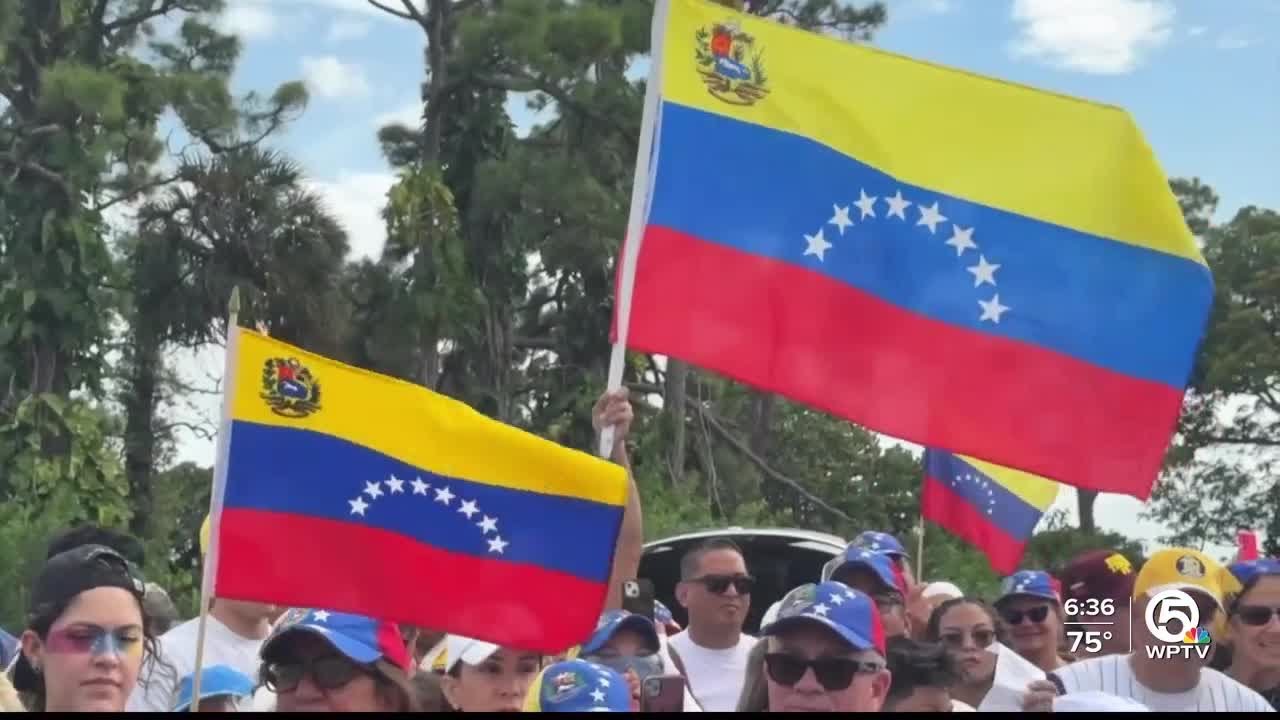 Venezuelans in West Palm Beach protesting against Venezuelan elections