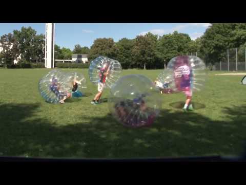 Nix für Softies: So geht's beim Bubble Soccer zur Sache