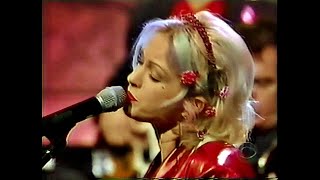 Cyndi Lauper - Home On Christmas Day (Live)
