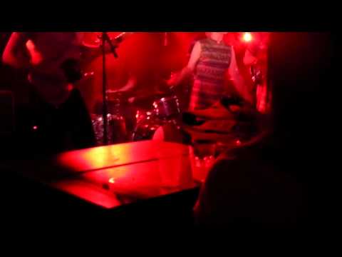 Les Terribles   Il Est Trop Tard Cover des Bowlers