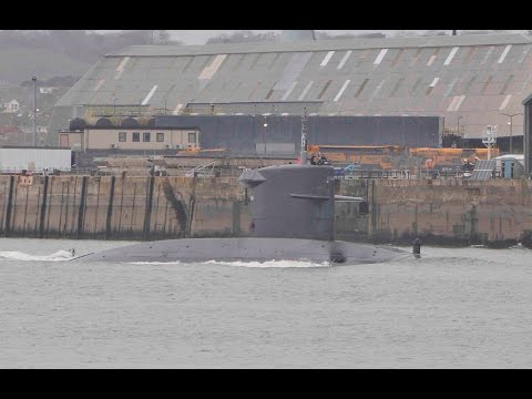 ROYAL NETHERLANDS NAVY SUBMARINE HNLMS BRUINVIS S810 LEAVES DEVONPORT NAVAL BASE - 13th March 2017