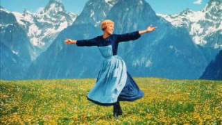 Musik-Video-Miniaturansicht zu My Favorite Things Songtext von Julie Andrews