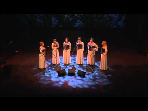 Ženska klapa Filip Dević - Grlice moja mila (Splitska serenada, 2011. godina)