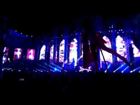 Mat Zo at EDC 2014 dropping "Stronger" (720p; excellent audio)