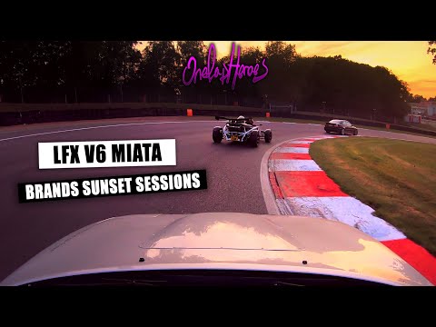 V6 MX-5 vs Ariel Atom - Brands Hatch Sunset Session - RAW Sound MultiCam