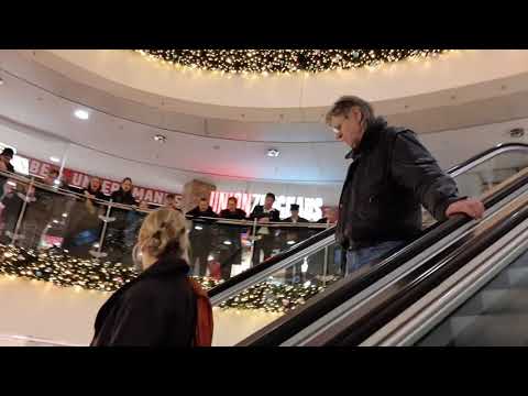 Bach bewegt überall - Jauchzet, frohlocket! - Flashmob im Ring-Center Berlin