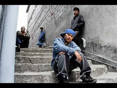 HIPHOP ECUADOR - 7.-  LIRIC TRAFFIC FEAT LA NOLA -  NO BUSCO TROFEOS NI MEDALLAS