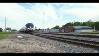 preview picture of video 'Amtrak arriving into Centralia'