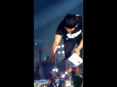 150816 EXOluxion HK - Angel (nini with bear)