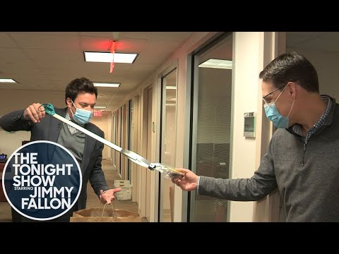 吉米-法倫給MSNBC的史蒂夫-科納基一個驚喜。 (Jimmy Fallon Surprises MSNBC’s Steve Kornacki)