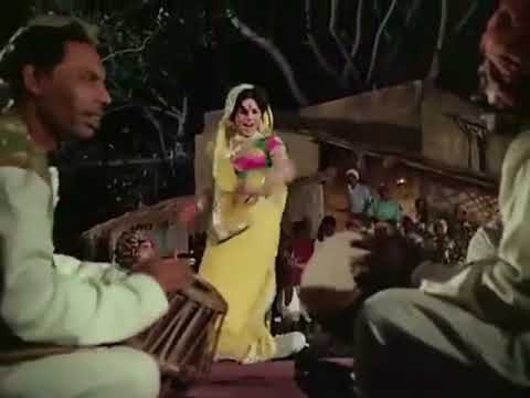 Aaya aaya Atariya Pe Koi chor