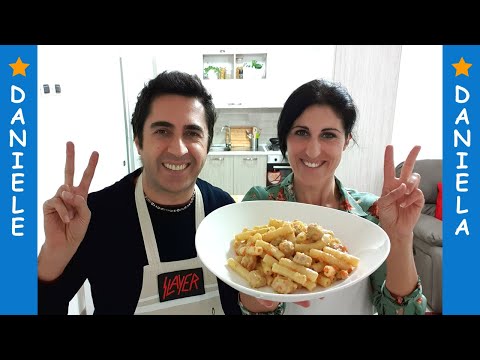 Pasta con salsiccia di pollo e besciamella - Ricetta