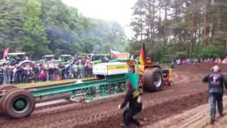 preview picture of video 'Team Hubraumteufel Banzkow 2013 Trecker Treck'