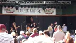 Rockin&#39; The Beer Gut - Trailer Choir