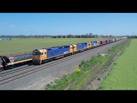 7902V Pacific National Mildura Container Train Crosses Grain Train (27/10/2023)  - PoathTV Railways