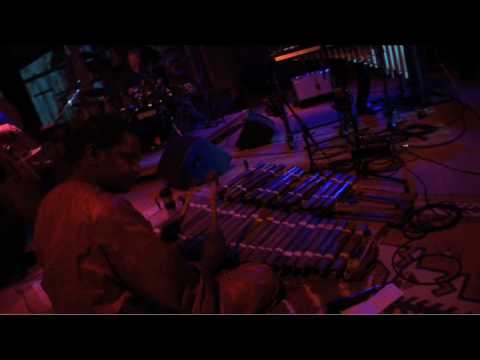 KOUYATE NEERMAN - Kanga Dub (live)