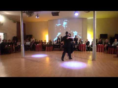  Liliana Tolomei  and  Santiago León  are  dancing  to  a  tango