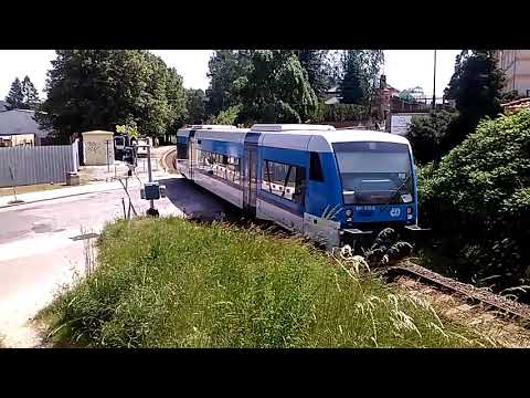 Železniční přejezd # P6421 - zastávka Třešť město + příjezd osobního vlaku 841.012 - 8