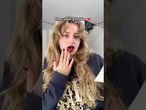 Try this EASY present hack🤍 Cool way to pack your gift ✨⭐️