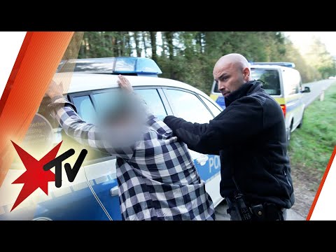 Zivilfahnder im Einsatz: Schleusern auf der Spur (Teil 2) | stern TV
