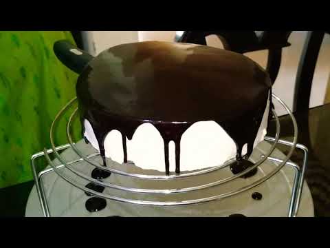 Leopard print cake with shiny ganache