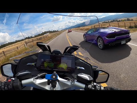 R1250RT passing Supercars 4k