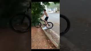 Bicicleta. #fall #funny #memes #bicicleta #ciclismo #engraçado #humor #shorts