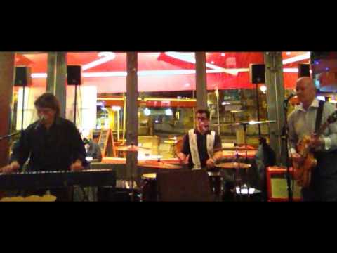 download lagu mp3 mp4 Garden Ice Cognac, download lagu Garden Ice Cognac gratis, unduh video klip Garden Ice Cognac