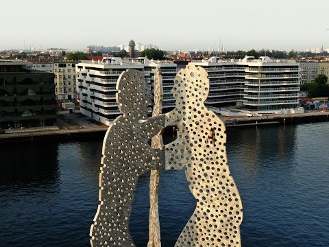 Freeclimbing in Germany, Berlin (Molecule Man)