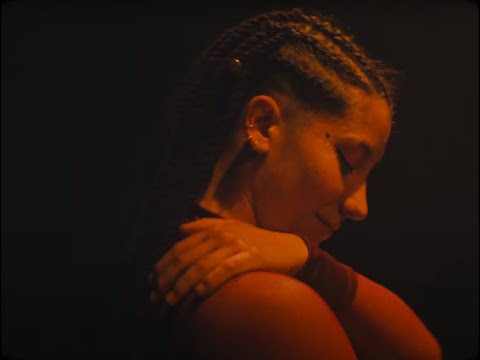 AlmenDra DelPilar- Carácter & Virtud (Video Oficial)