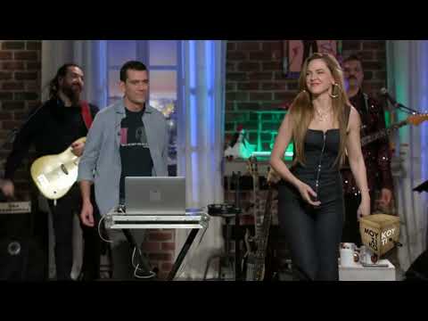 Ακρογιαλιές δειλινά -ΙΜΑΜ ΜΠΑΙΛΝΤΙ & Ρένα Μόρφη στο Μουσικό Κουτί/ Βασίλη Τσιτσάνη