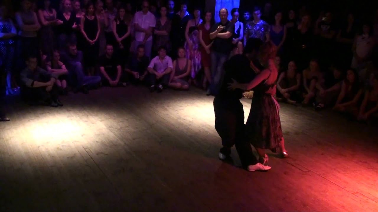 Pablo Rodriguez & Noelia Hurtado "Yo No Se Porque Razon-E.Rodriguez"