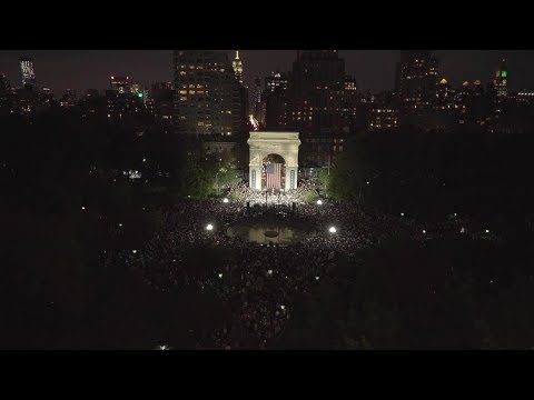 Video thumbnail for Behind the scenes at Elizabeth Warren’s speech in Washington Square Park